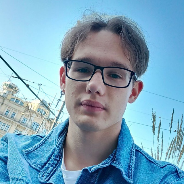 Александр, магистрант с бэкграундом в математике и веб-разработке